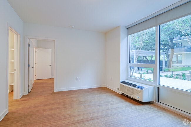 1BR, 1BA - 582SF - Living Area