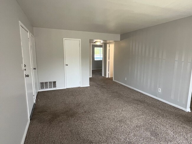 Photo - Warren Park 2 Bedroom Apartment Unit 9128 E 10th St- 4