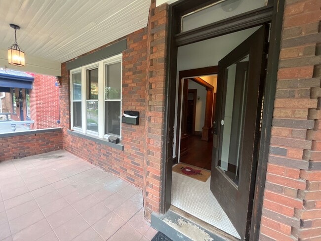 1702-1704 Bryden Rd