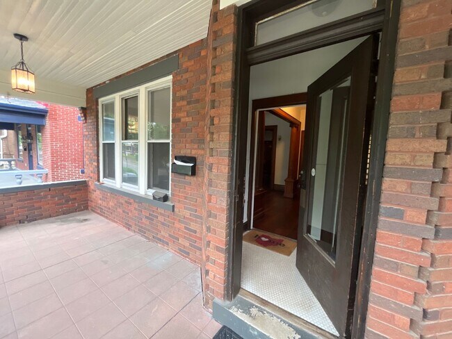 Photo - 1702-1704 Bryden Rd Unit 1702