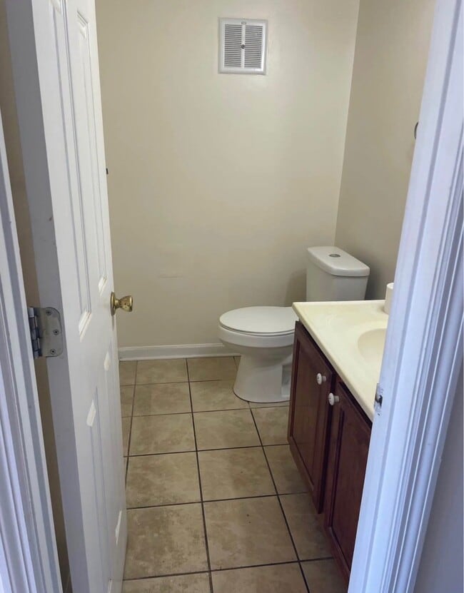 Photo - 107 Hickory Ln