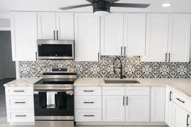 Cocina - 7344 Palmdale Dr