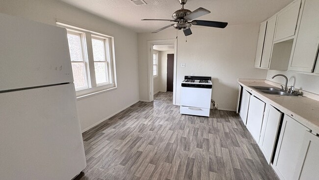 Photo - 501 E 3rd St