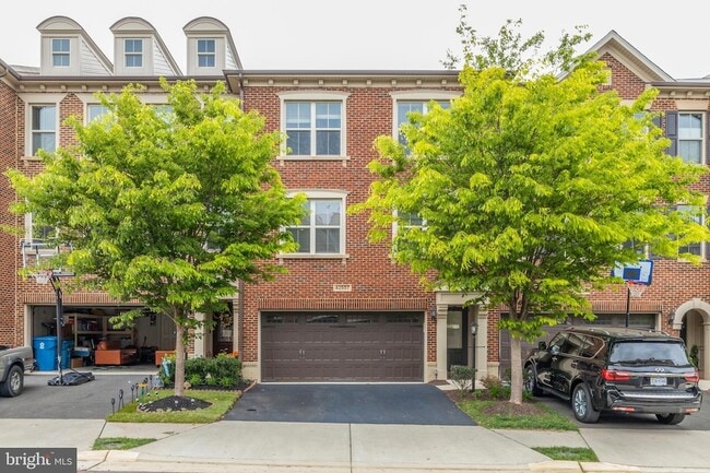 Building Photo - 42557 Dreamweaver Dr