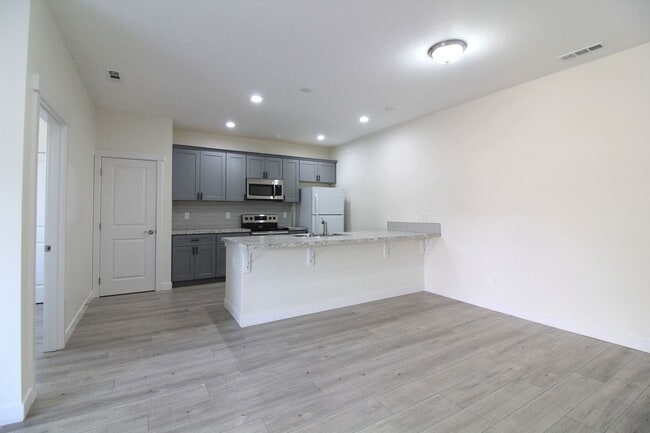Photo - 1073 S Cedar Pl