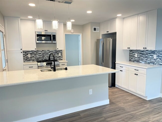 Photo - Adorable Riverside Single Story- Just in time for Summer!