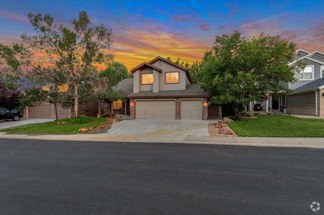 Building Photo - Charming 6 beds 3 baths in Denver! Rental