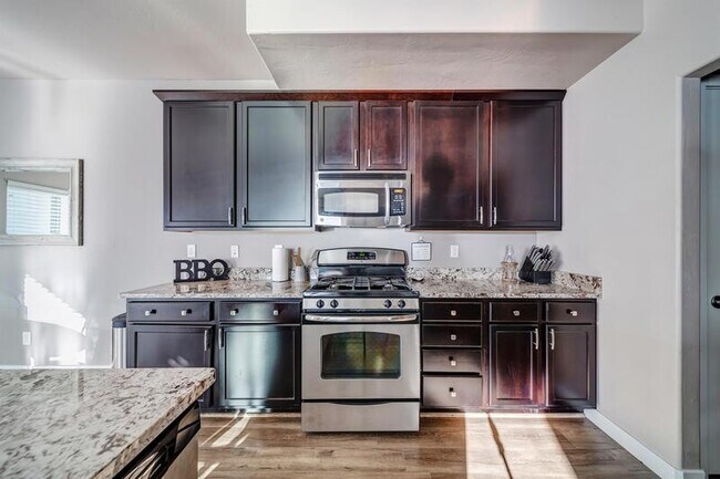 Photo - 845 Cannara Way