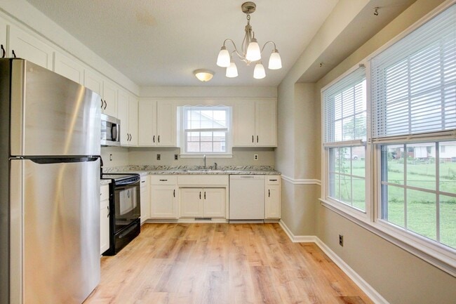 Photo - Charming Home With Spacious Living Room and Eat In Kitchen
