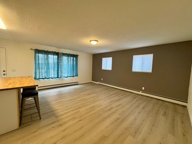 Photo - 136 Trumpeter Ave