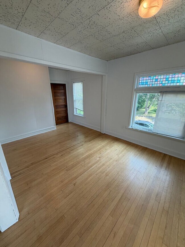 409 N 51st Ave W Unit Upper Unit