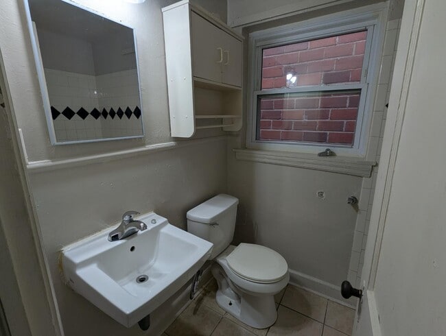 Photo - 113 E Main St