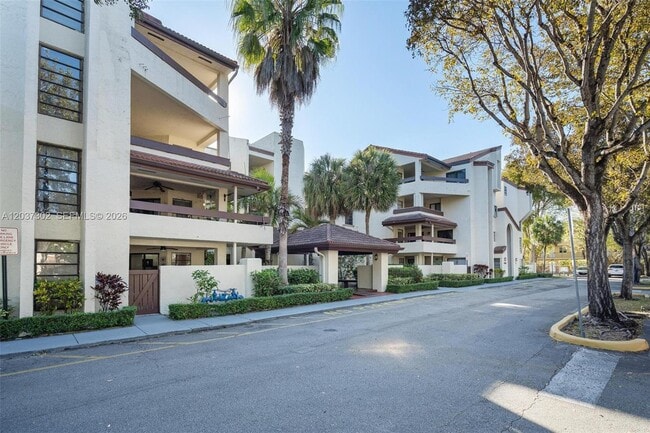 Building Photo - 9040 SW 125th Ave Unit D408