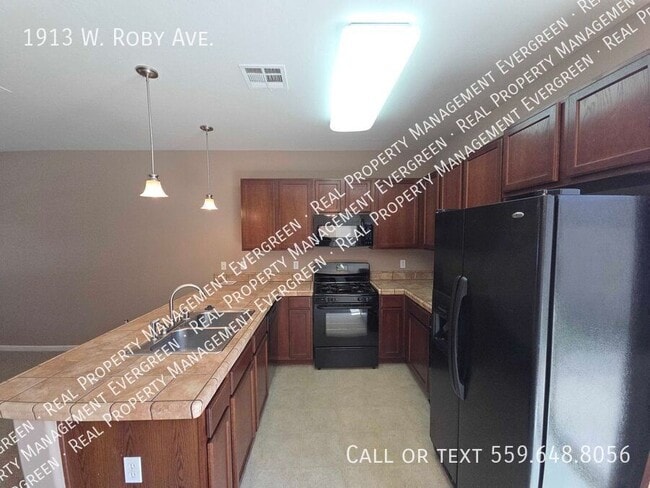 Photo - 1913 W Roby Ave