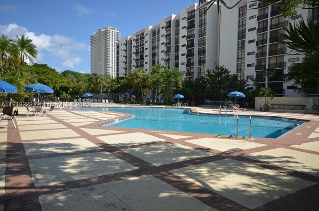 17021 N Bay Rd Unit 316