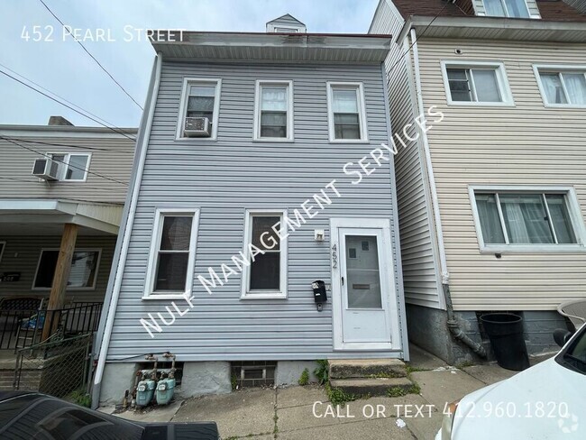 Building Photo - 2 Bed, 2 Bath House in Bloomfield