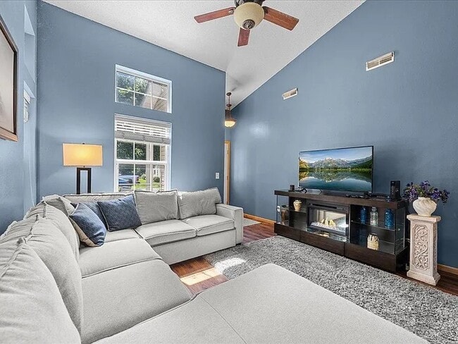 Photo - 158 Bridgewater Trl