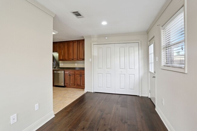 Photo - 6870 Argonne Blvd