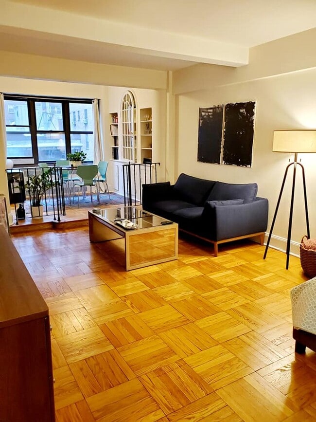Building Photo - EAST 56 STREET Unit 5E