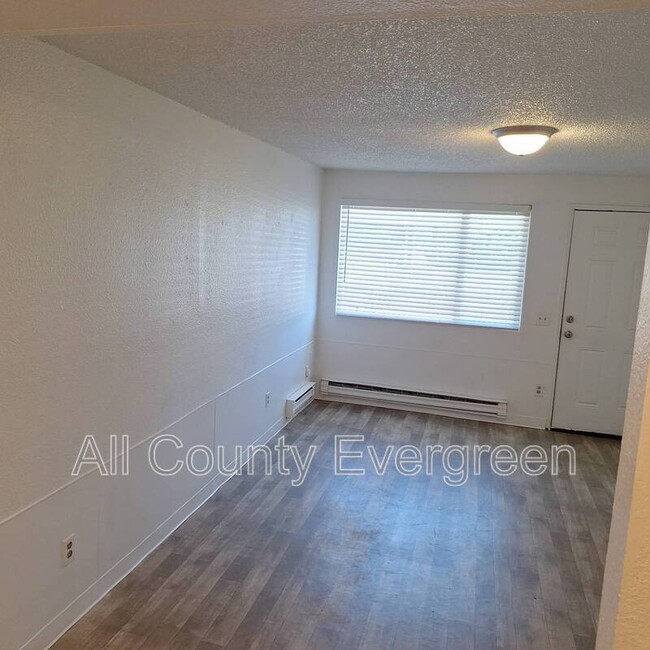 Photo - 420 23rd St SE Unit B