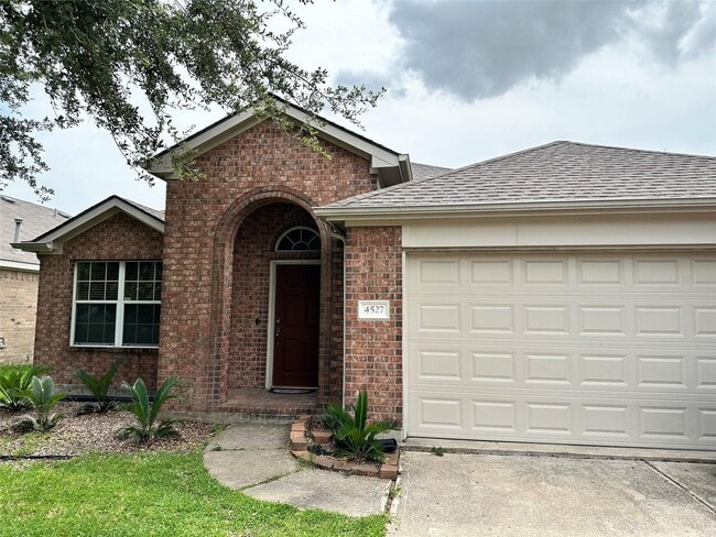 Building Photo - 4527 Estate Dr Rental