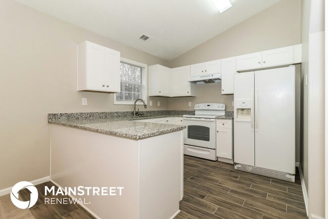 Photo - 2401 Bethune Cir