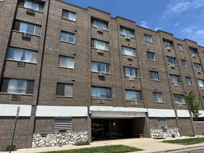 1 Bedroom/1 Bath Unit Close to Transportat... - 1 Bedroom/1 Bath House Unit Close to Transportat...