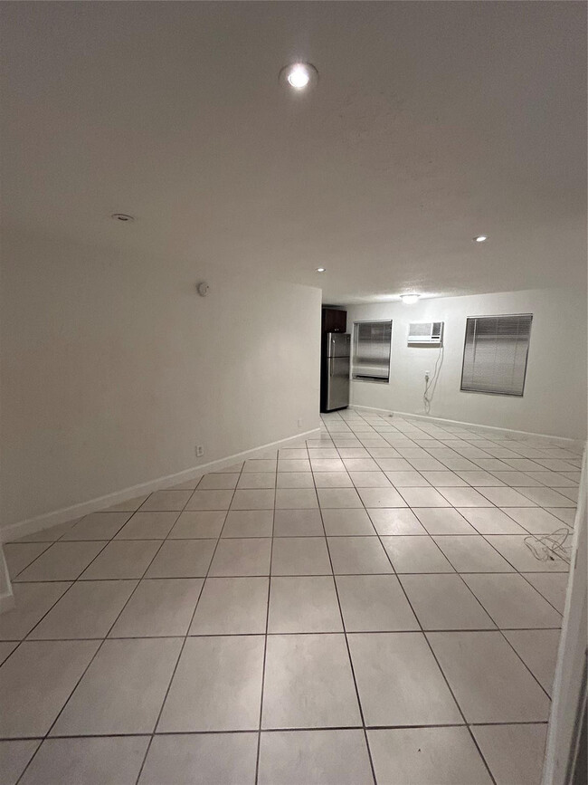 Photo - 408 NE 7th Ave Unit 4