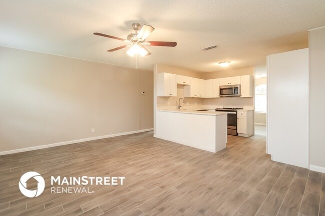 Photo - 5621 Macdougall Dr