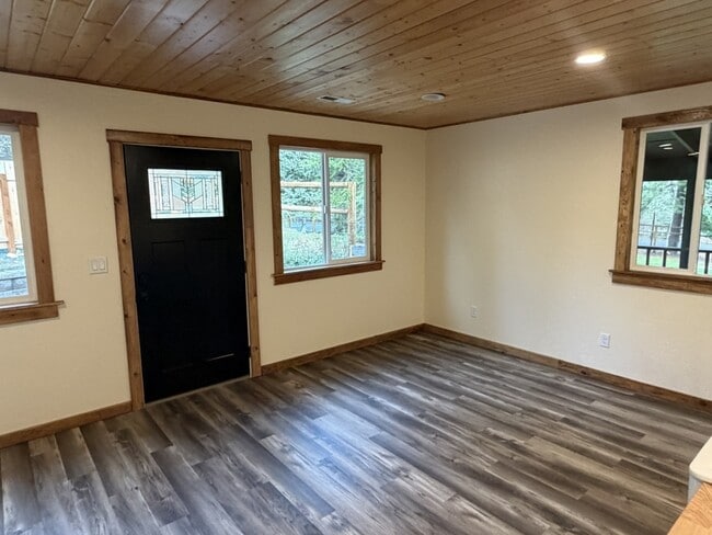 Photo - 7429 W Evans Creek Rd