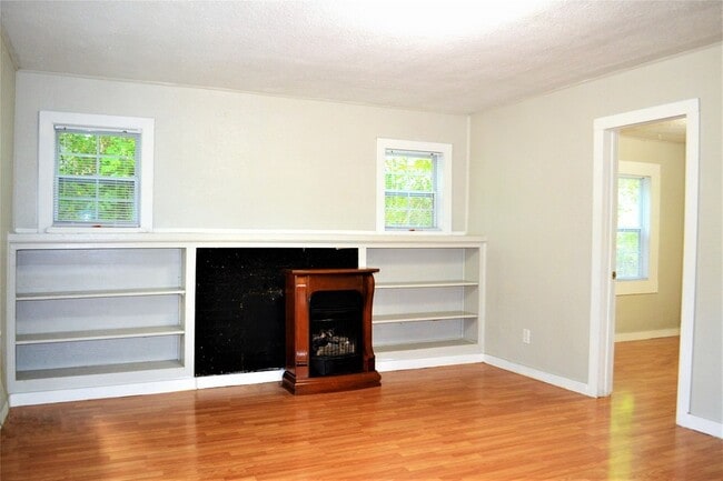 Photo - 1301 Bernard St