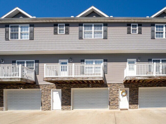 Photo - 124 Kaustin Dr Townhome