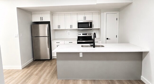 Photo - 10507-10157 157 St NW