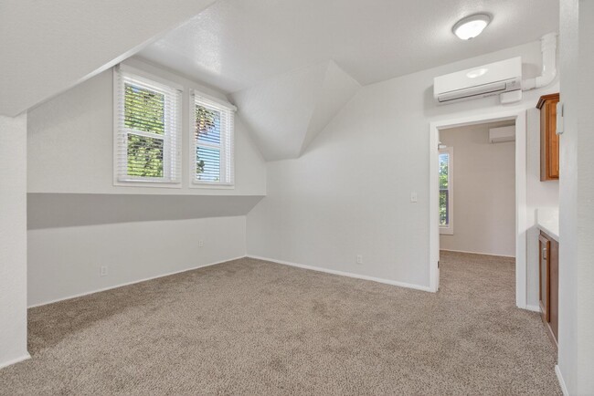 Photo - Charming Upstairs Unit near Riverside Plaza