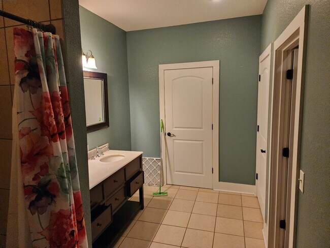 Photo - 316-318 Neosho St Unit Suite 3