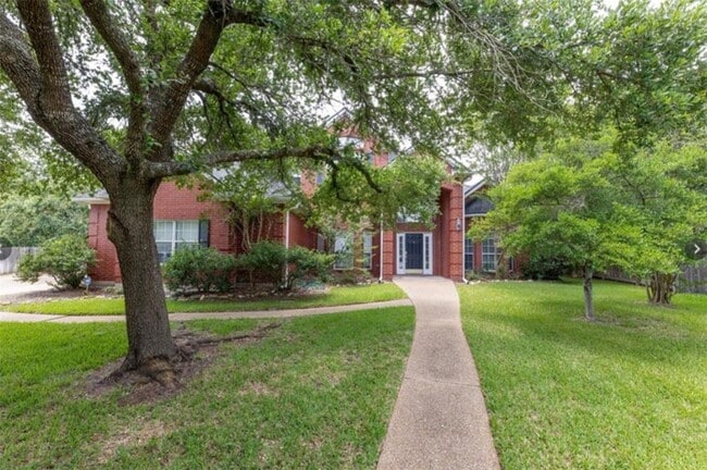 Photo - 4601 Valleybrook Cir House