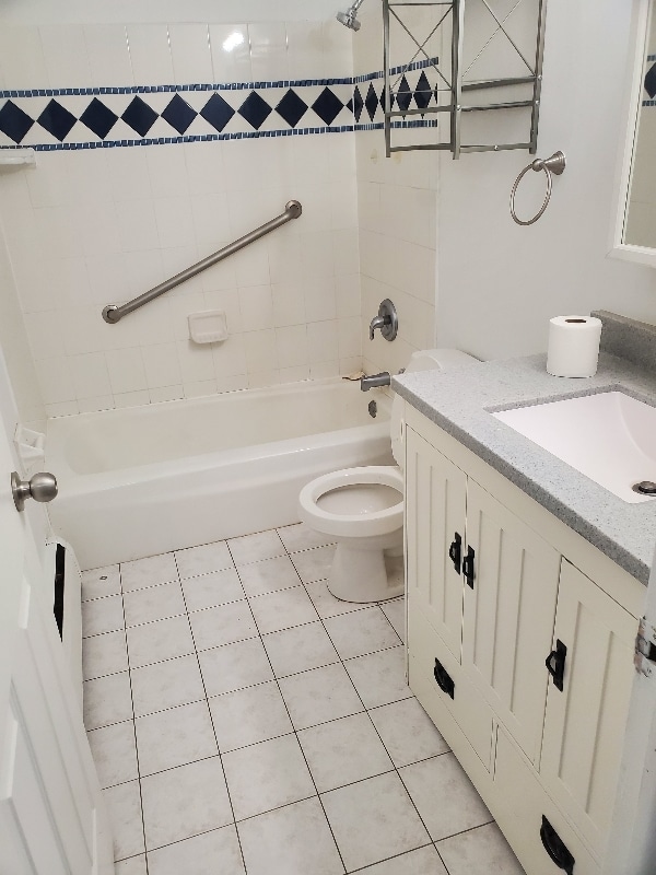 Photo - 1700 E 80th St Unit Apt 4