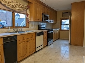 Building Photo - 131 Summer St Unit 2L