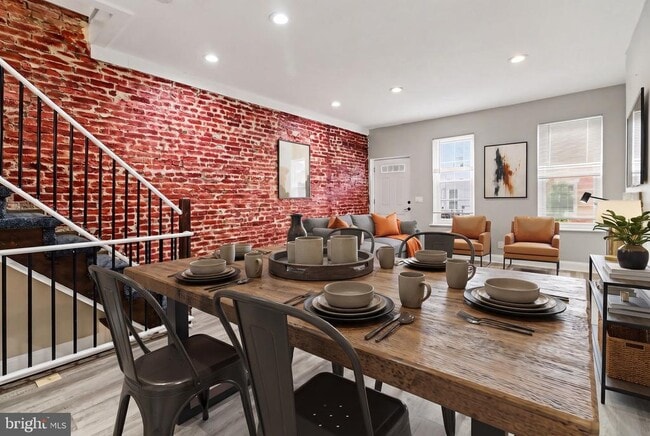 Photo - 2238 Oakford St