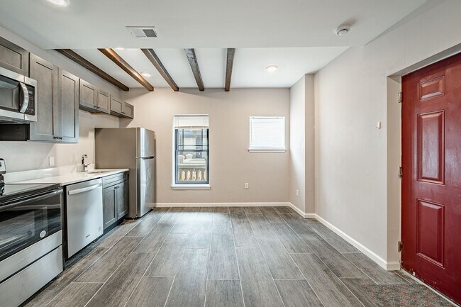 Photo - 235 E Market St Unit 5