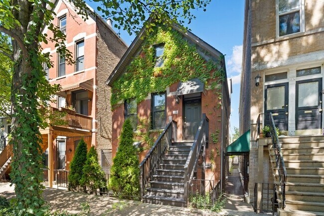 Building Photo - 2116 W Lyndale St Unit 1