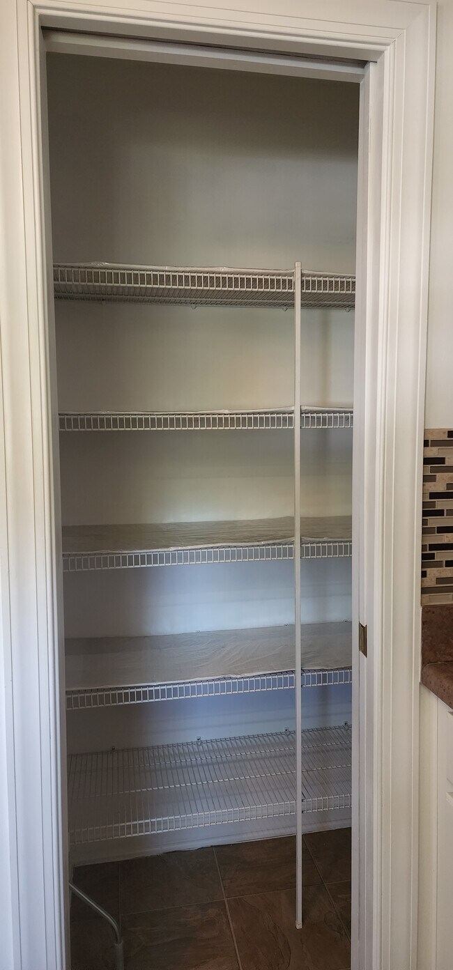 Pantry - 837 Shackleton Rd
