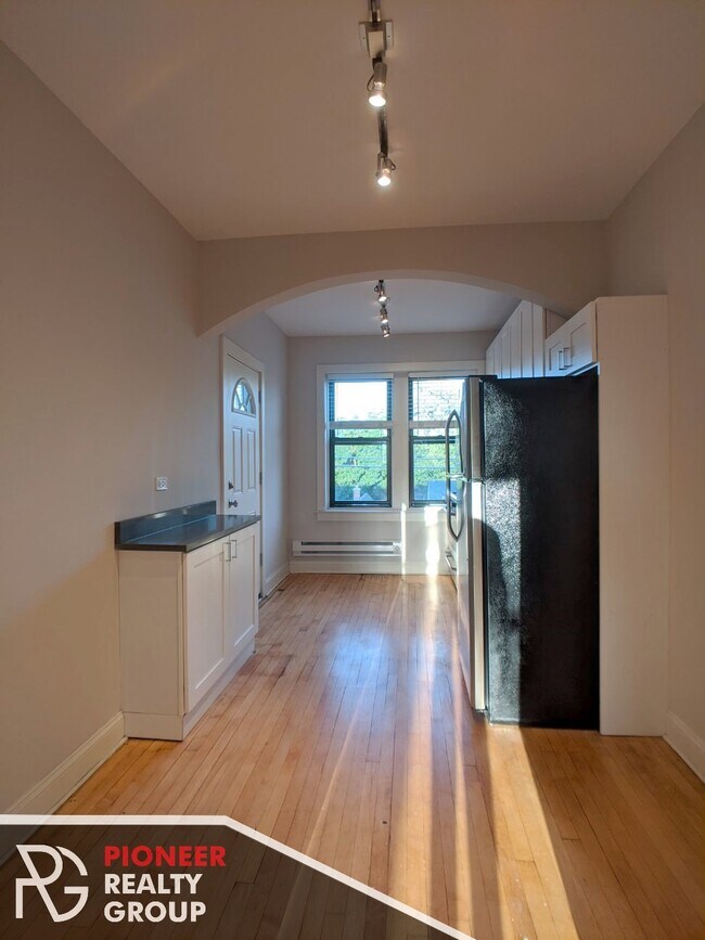 Photo - 2329 N Rockwell St