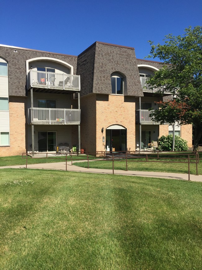 Pheasant Run Apartments For Rent in Cedar Rapids, IA | ForRent.com