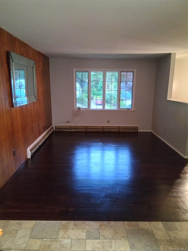 Photo - 8 Hickory Ln