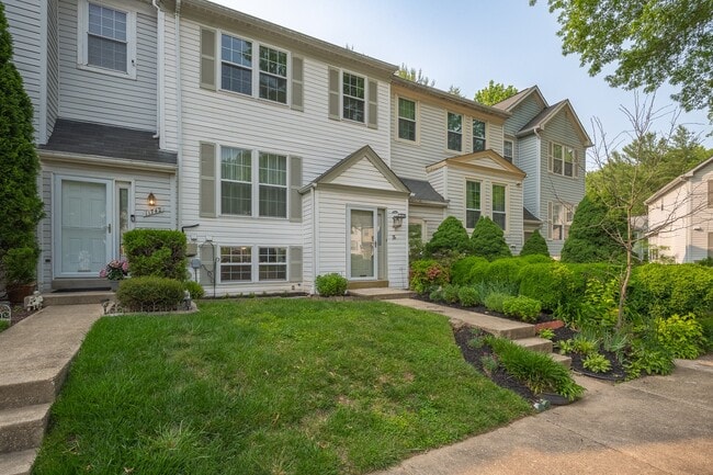 Photo - 11740 Stonegate Ln Townhome
