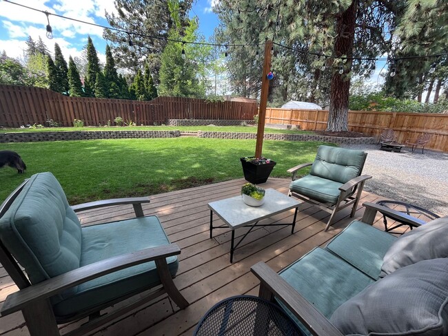 Photo - 665 NE 12th St