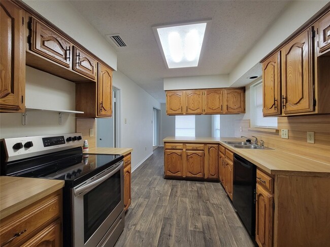 Photo - 1640 Stroud Ln