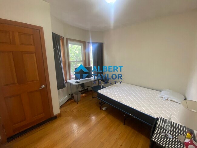 Photo - 10 Evergreen Ave Unit 3