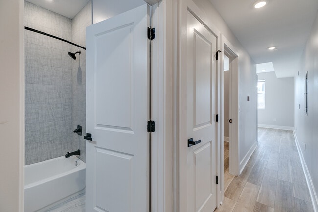 Photo - 811 N 40th St Unit 4